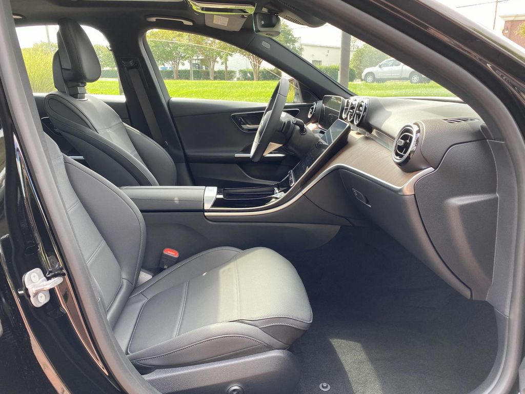 Thumbnail: 2024 Mercedes-Benz C-Class - 12