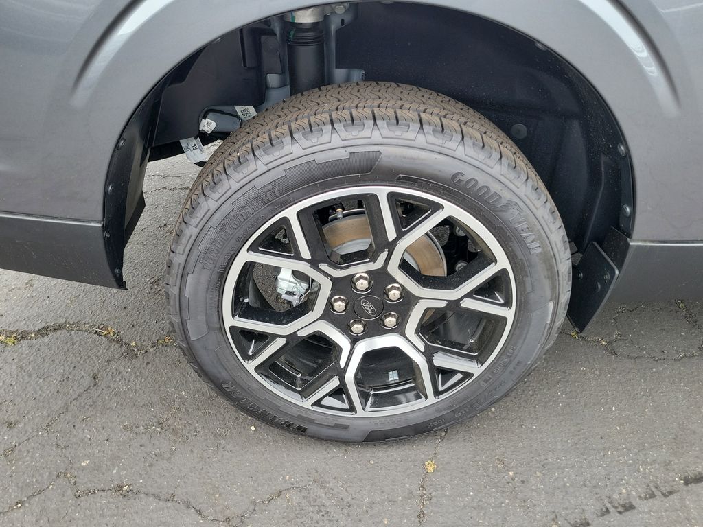 View vehicle photo 7