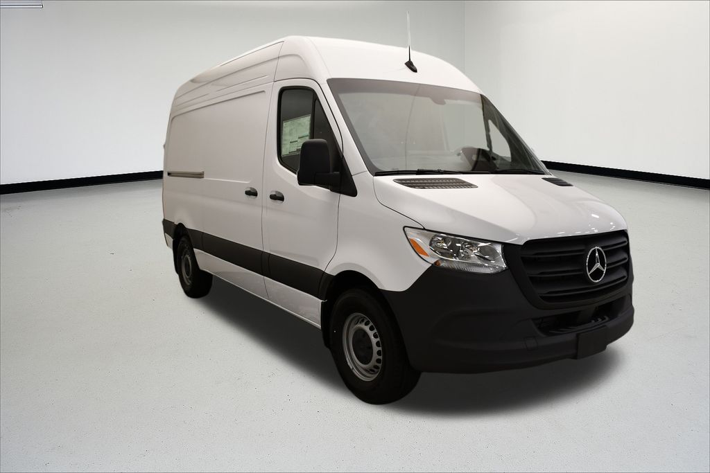 Thumbnail: 2025 Mercedes-Benz Sprinter - 3