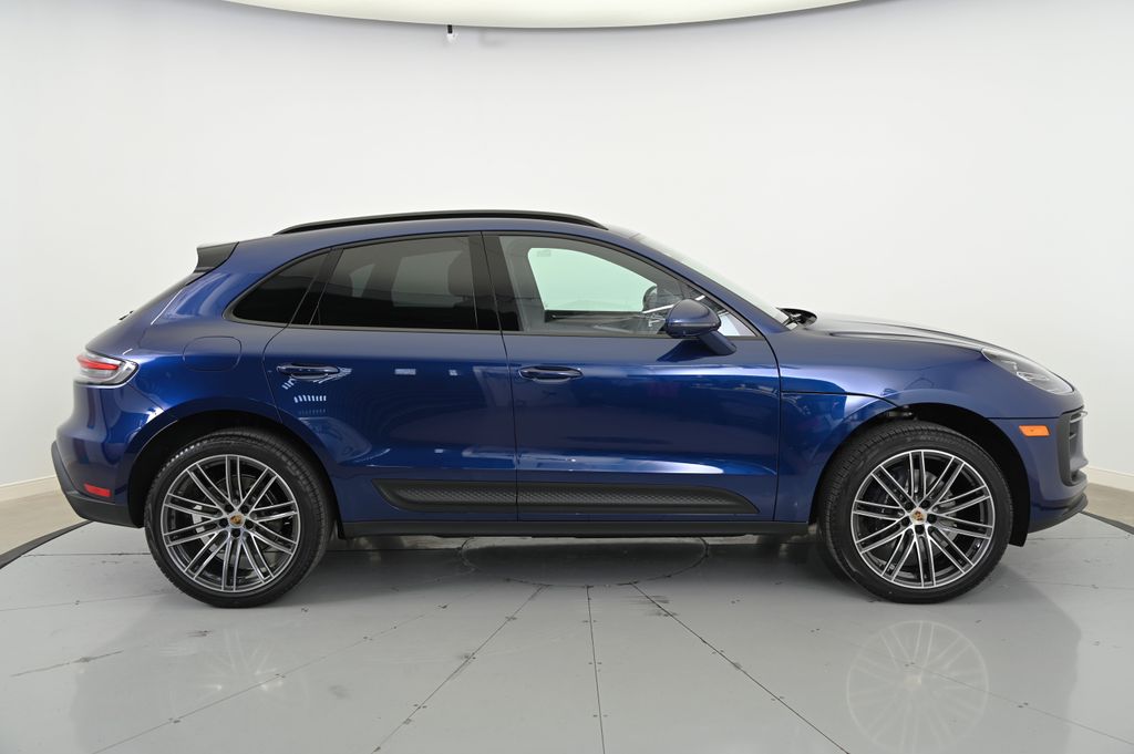 Thumbnail: 2025 Porsche Macan - 2