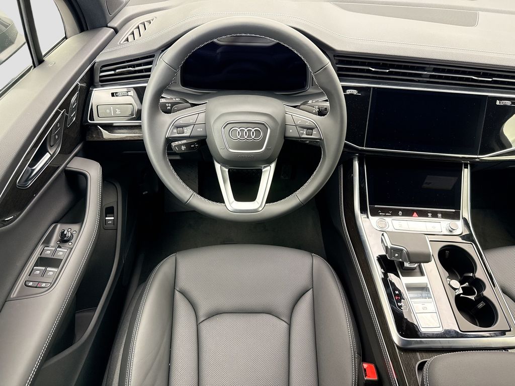 Thumbnail: 2026 Audi Q7 - 10