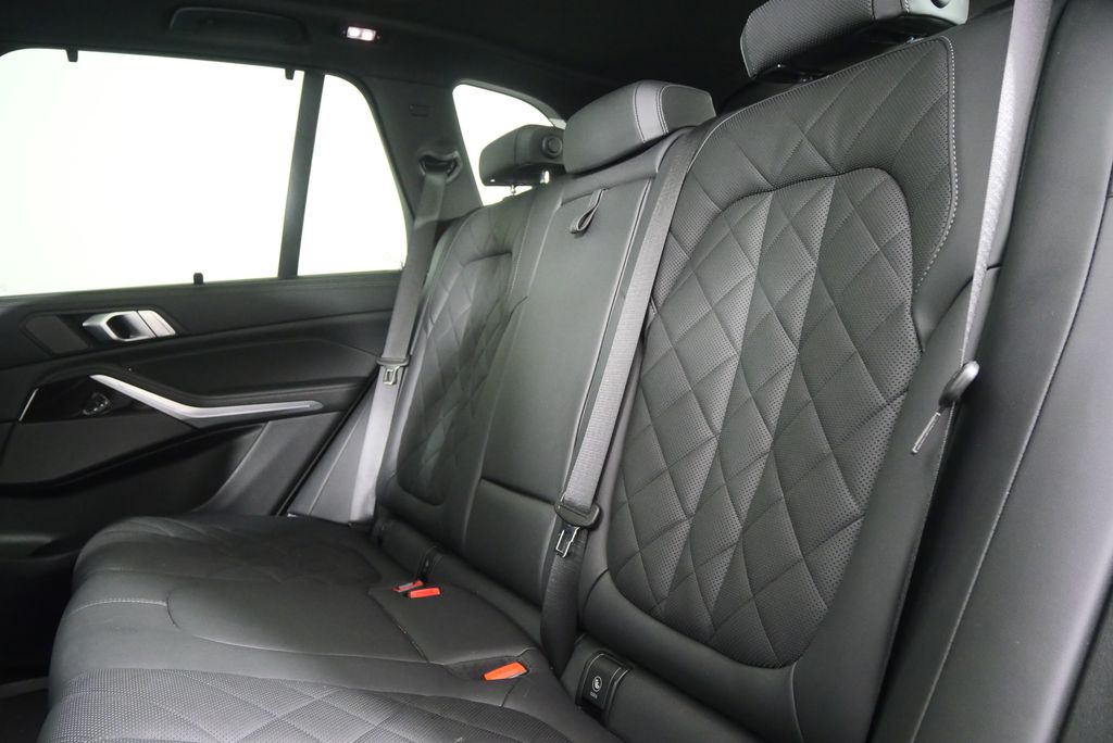 Thumbnail: 2024 BMW X5 - 15