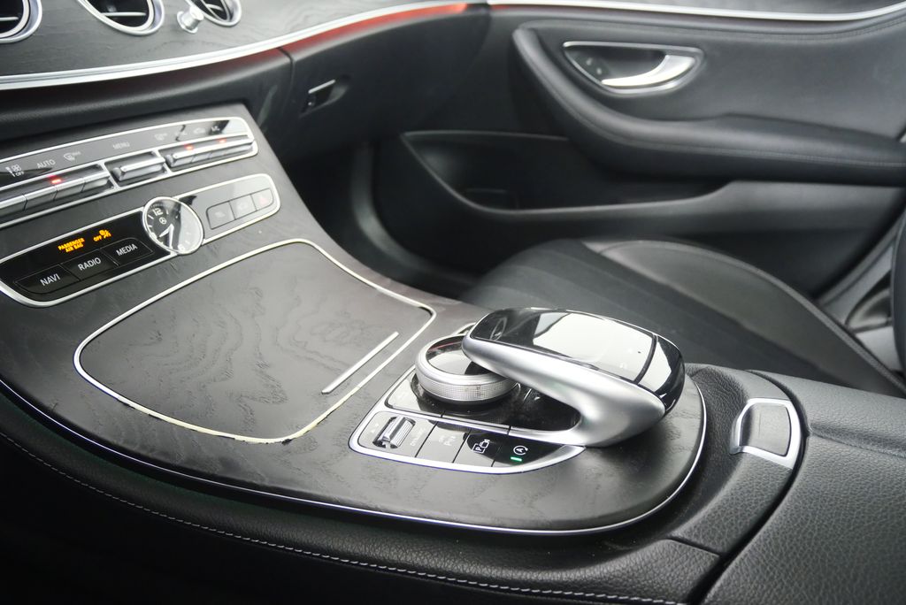 Thumbnail: 2018 Mercedes-Benz E-Class - 21