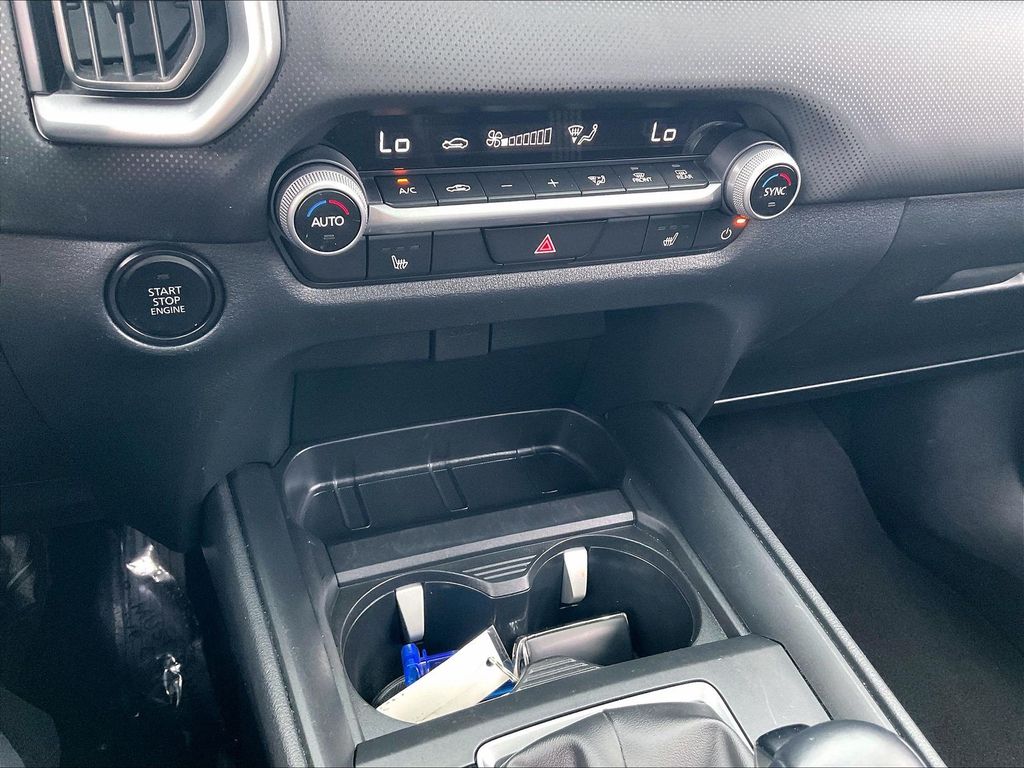 2025 Mazda CX-50 — photo 24
