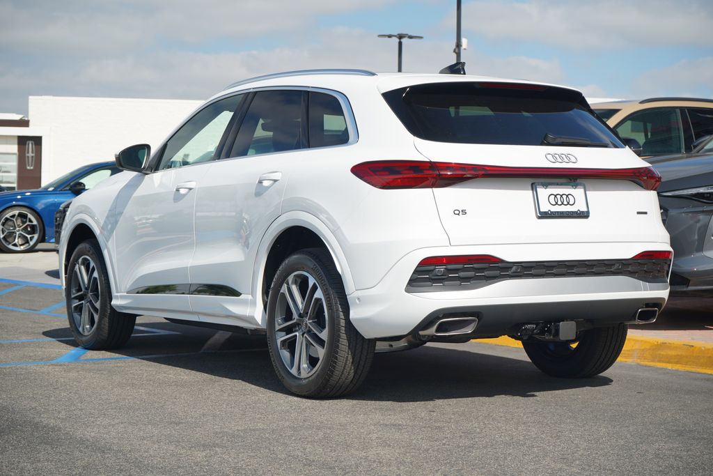 Thumbnail: 2025 Audi Q5 - 3