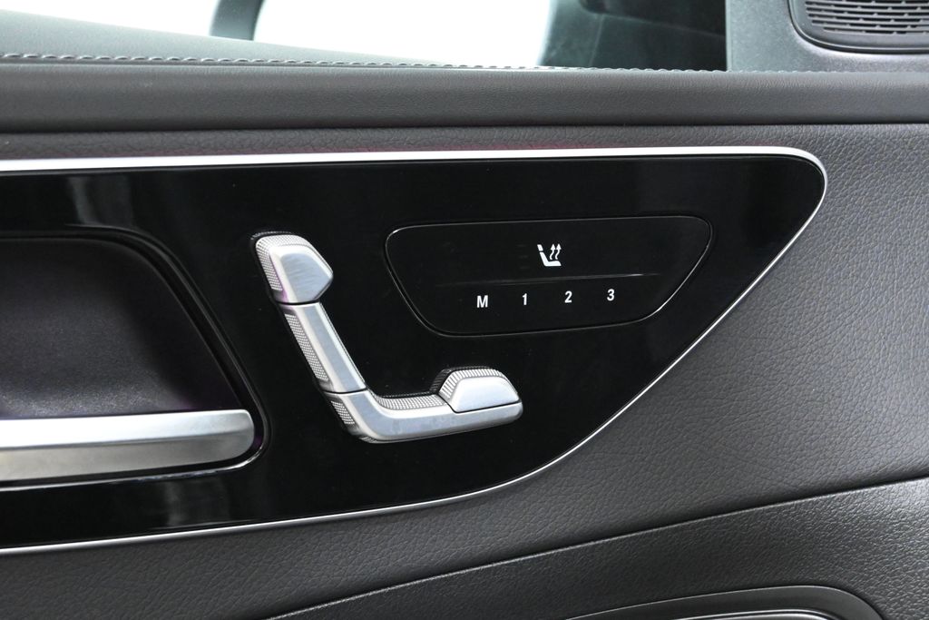 Thumbnail: 2025 Mercedes-Benz C-Class - 28