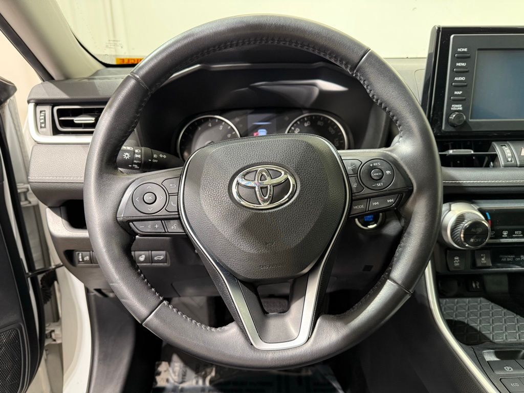 Thumbnail: 2019 Toyota RAV4 - 24