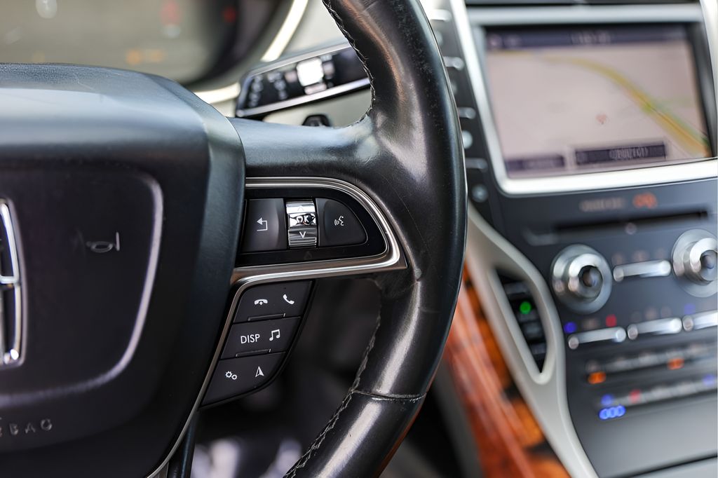 Used Car 2020 Lincoln Nautilus  Reserve For Sale Under $25,000 In Austin, Texas