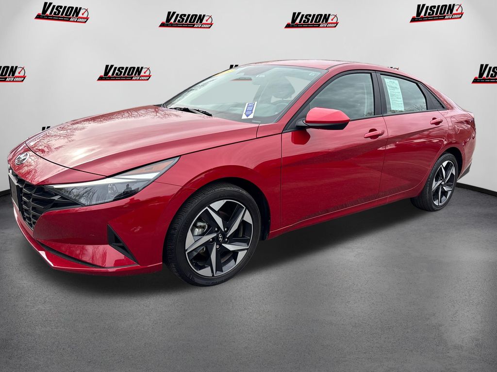 Scarlet Red Pearl 2023 Hyundai Elantra SEL FWD Sedan Front-Wheel Drive Continuously Variable Transmission