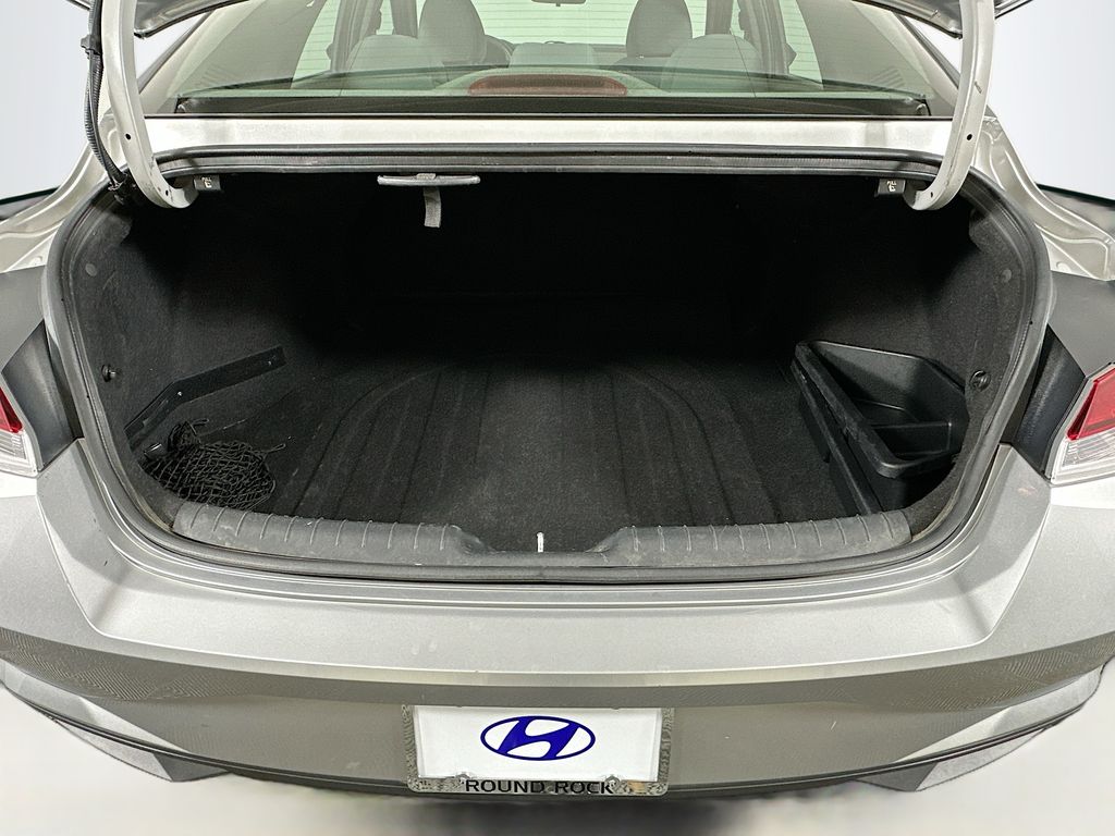 2021 Hyundai Elantra SEL 24
