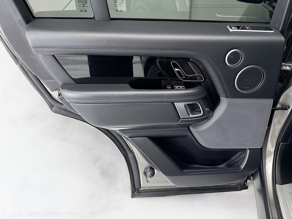 Thumbnail: 2022 Land Rover Range Rover - 25