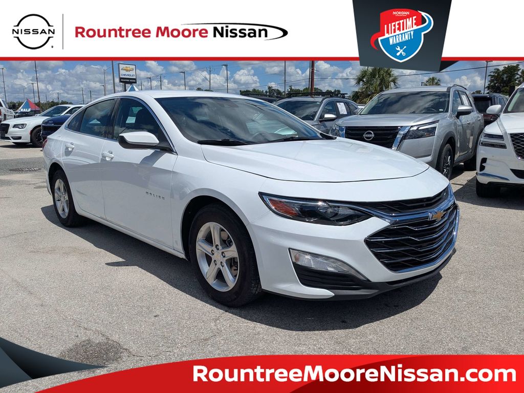 Summit White 2024 Chevrolet Malibu LT with 1LT FWD Sedan Front-Wheel Drive Continuously Variable Transmission