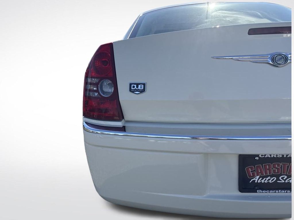 2008 Cool Vanilla Clearcoat Chrysler 300 Dub Edition RWD Sedan