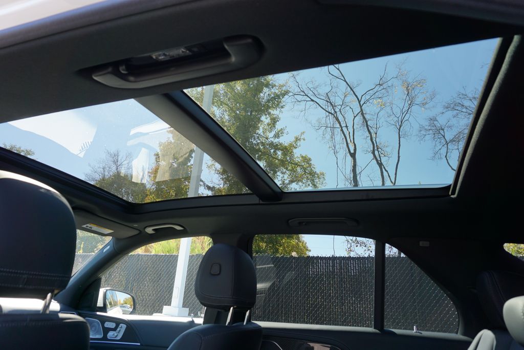 Thumbnail: 2023 Mercedes-Benz GLE - 16