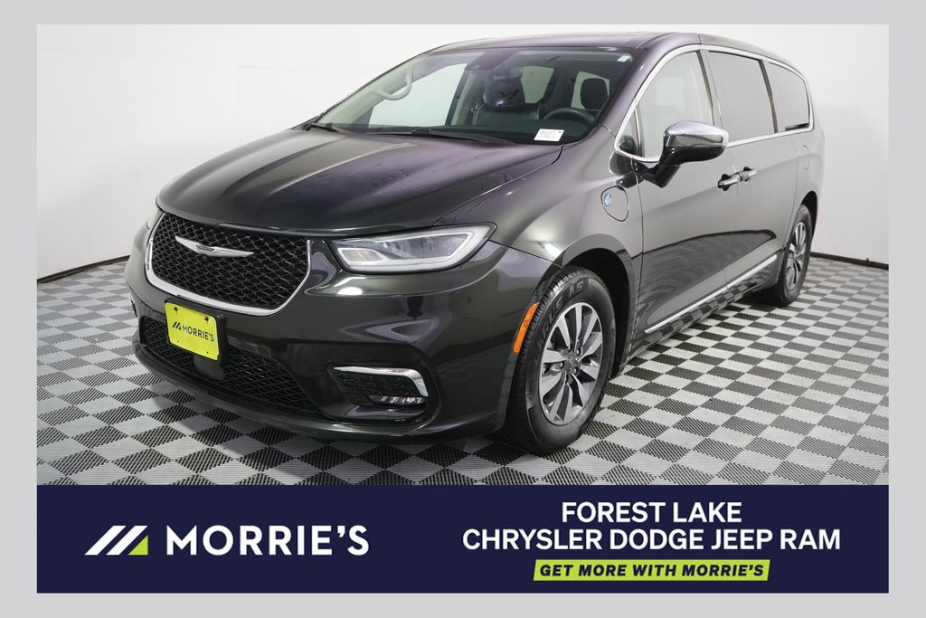 2023 Chrysler Pacifica Hybrid Limited FWD