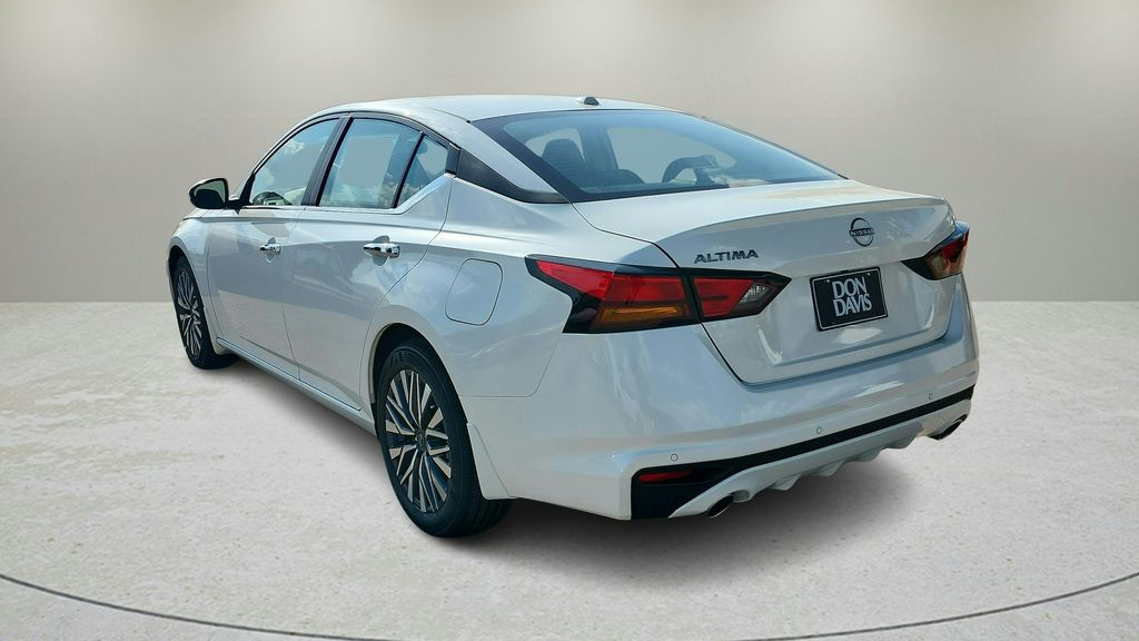 2025 Nissan Altima