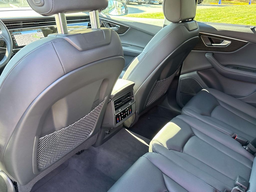 Thumbnail: 2023 Audi Q7 - 29