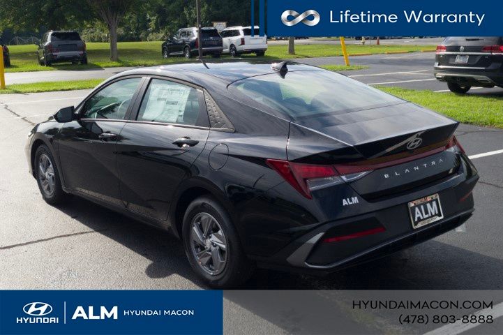 New 2026 Black Hyundai SE image 11