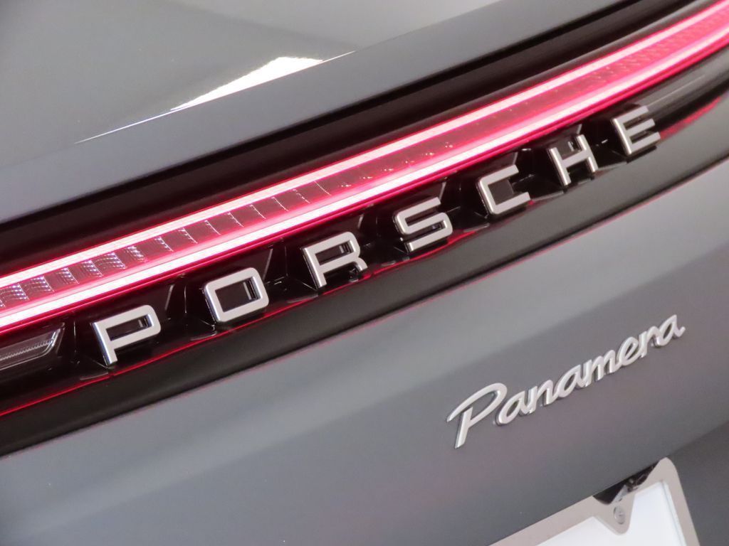 Thumbnail: 2026 Porsche Panamera - 12
