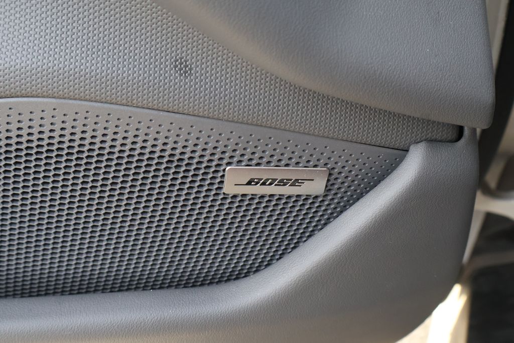 Thumbnail: 2022 Porsche Taycan - 20