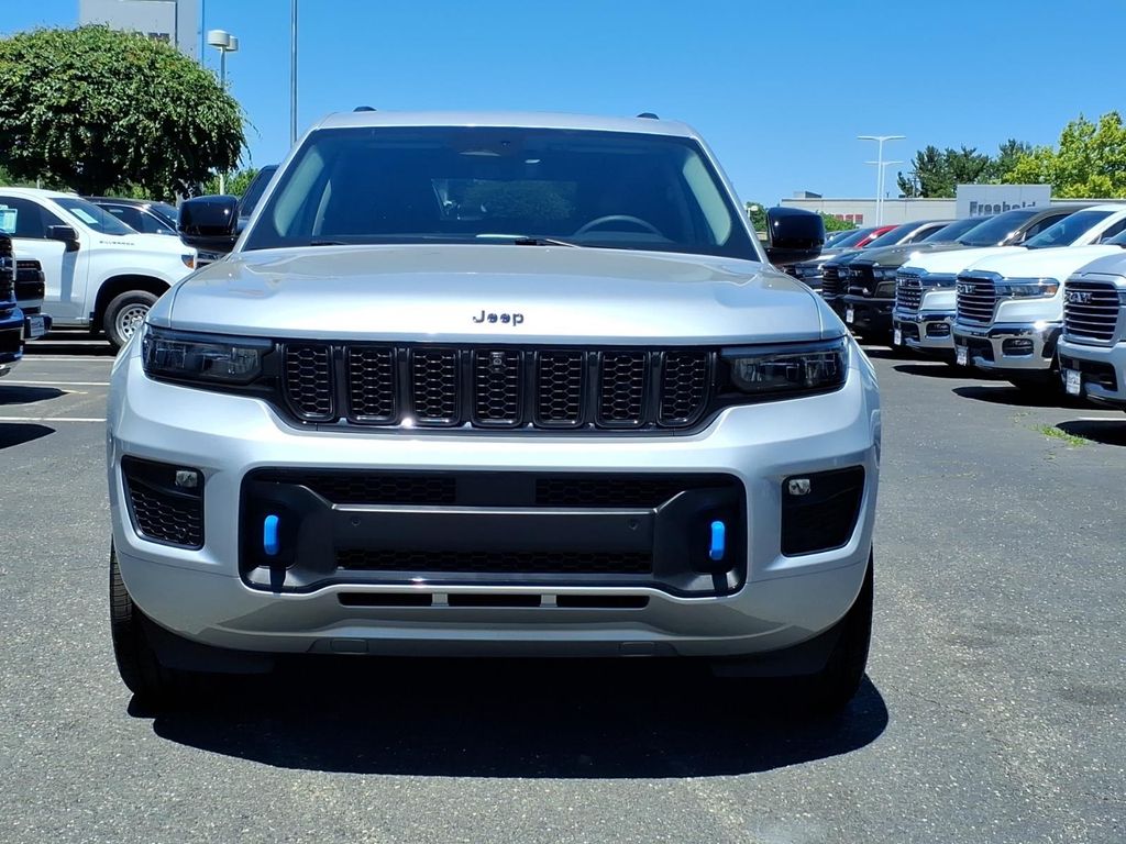 used 2023 Jeep Grand Cherokee car, priced at $26,900