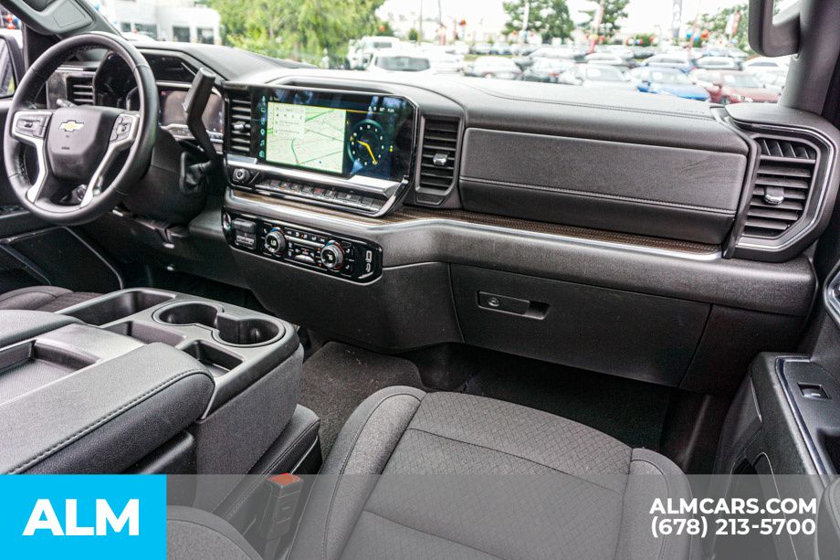 Used 2025 Black Chevrolet LT image 23