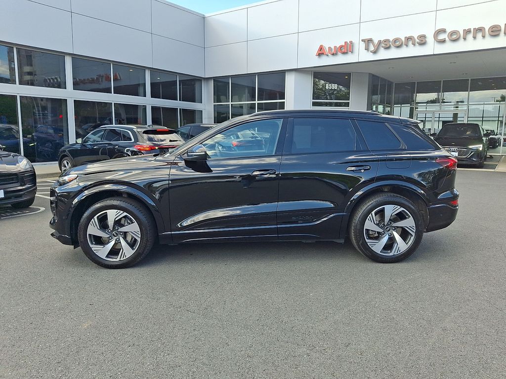 Thumbnail: 2025 Audi Q6 e-tron - 7