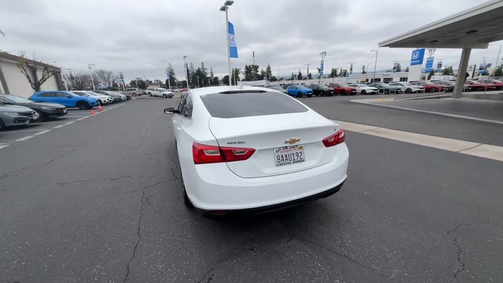 Thumbnail: 2018 Chevrolet Malibu - 7