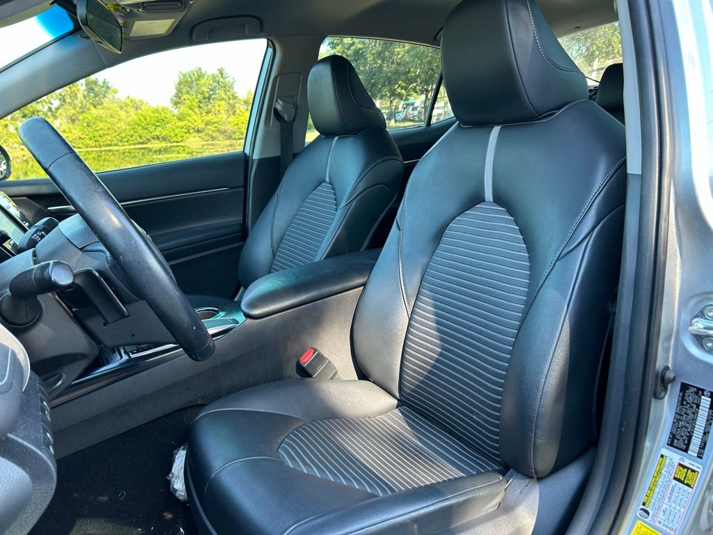 Thumbnail: 2020 Toyota Camry - 14