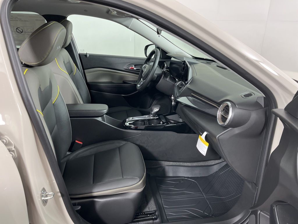 Thumbnail: 2026 Chevrolet Trax - 8