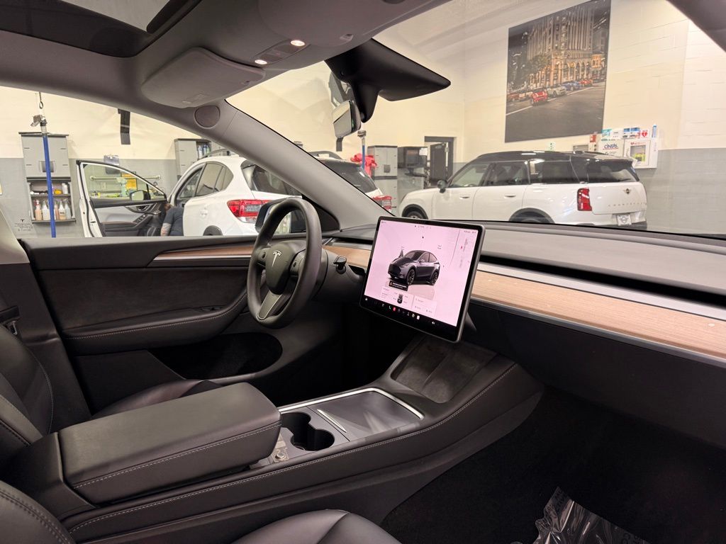 Thumbnail: 2023 Tesla Model Y - 26