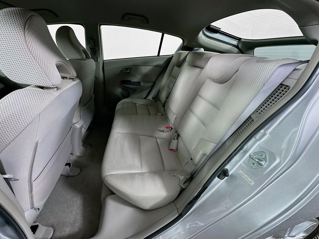 Thumbnail: 2010 Honda Insight - 22