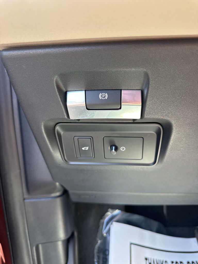 2022 Namib Orange Premium Metallic Land Rover Discovery Sport S 4X4 SUV
