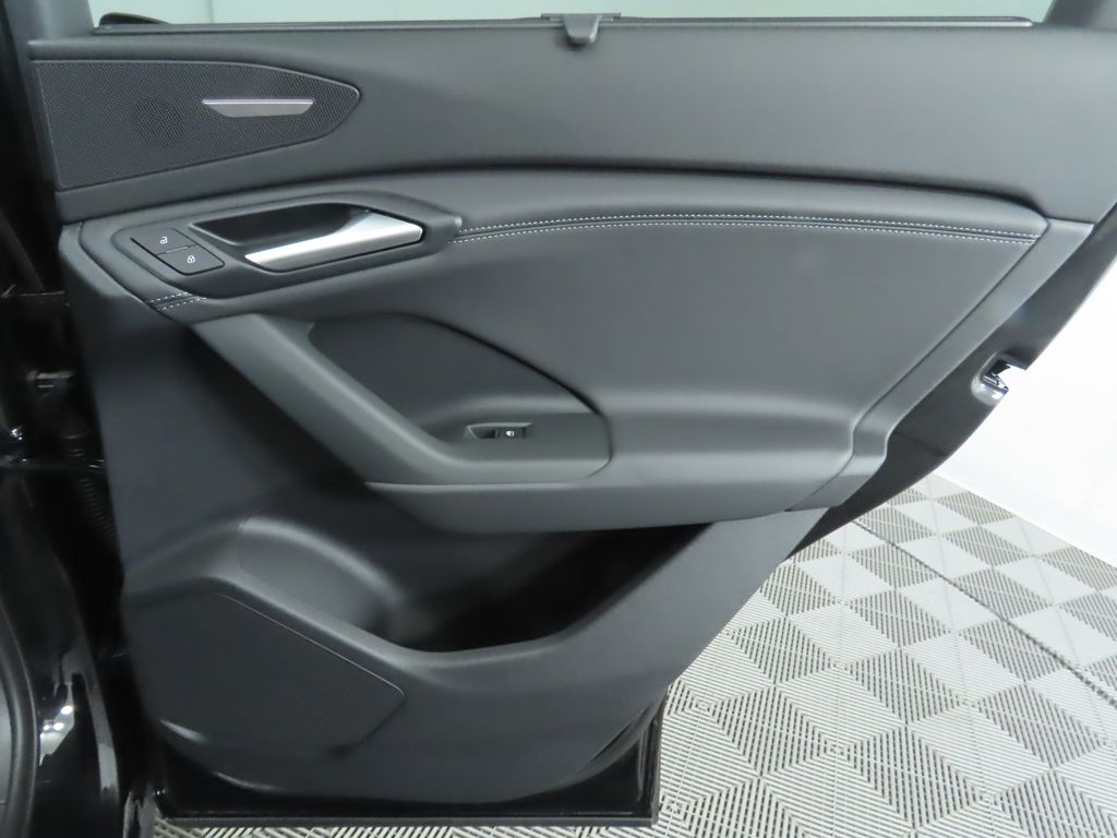 Thumbnail: 2025 Audi Q6 e-tron - 29