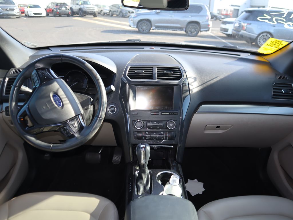 Thumbnail: 2019 Ford Explorer - 7
