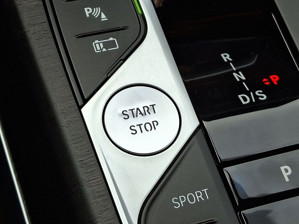 Thumbnail: 2023 BMW 3 Series - 25