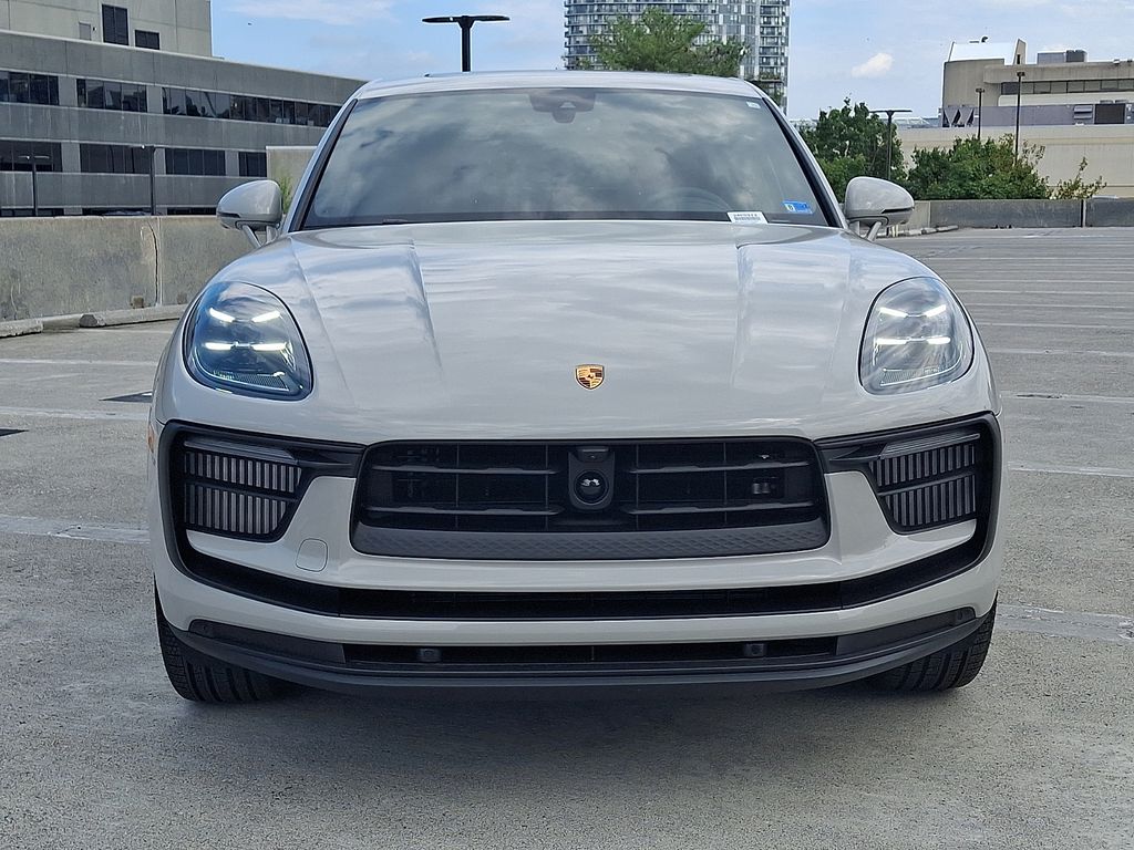 Thumbnail: 2026 Porsche Macan - 6