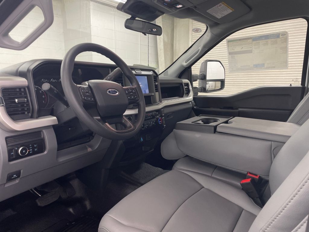 2026 Ford F-350 photo 4