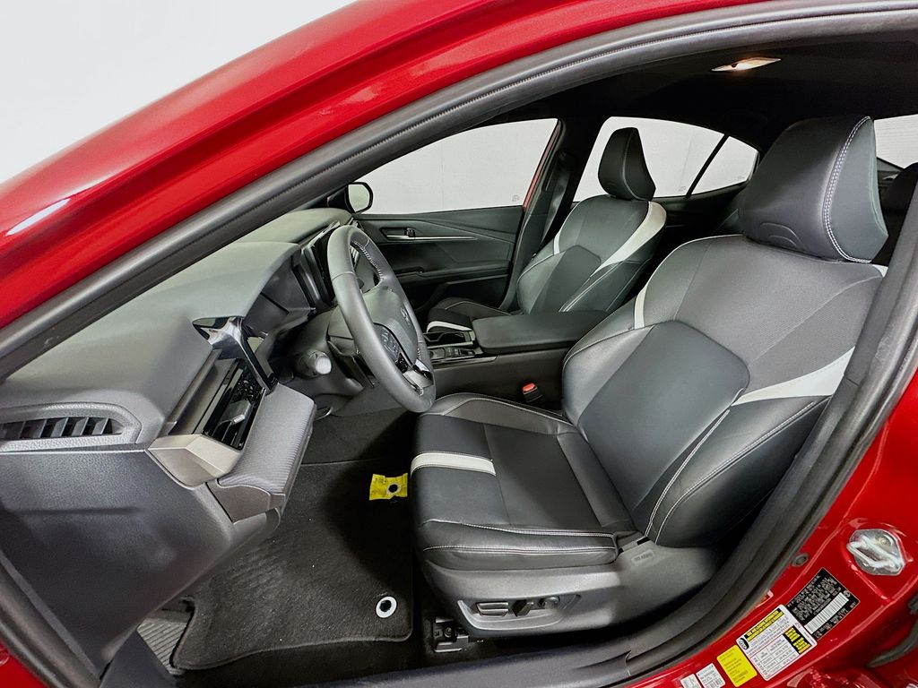 Thumbnail: 2025 Toyota Camry - 21