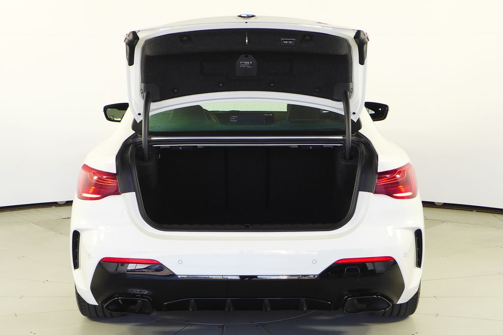 Thumbnail: 2025 BMW 4 Series - 10