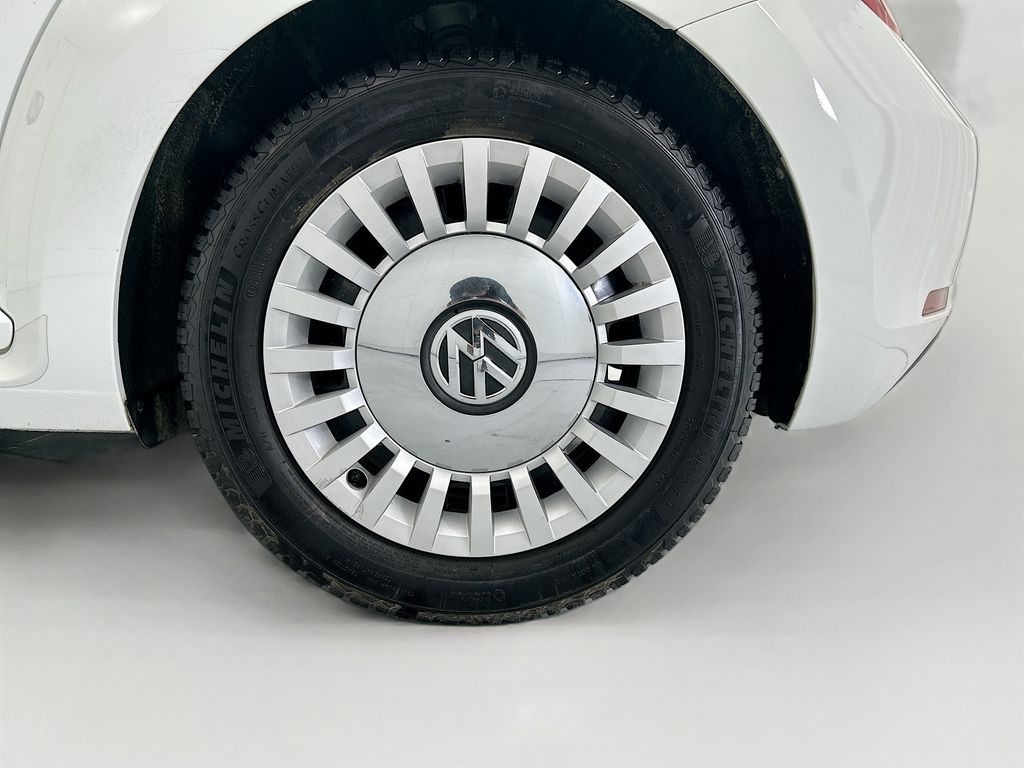 Thumbnail: 2016 Volkswagen Beetle - 27