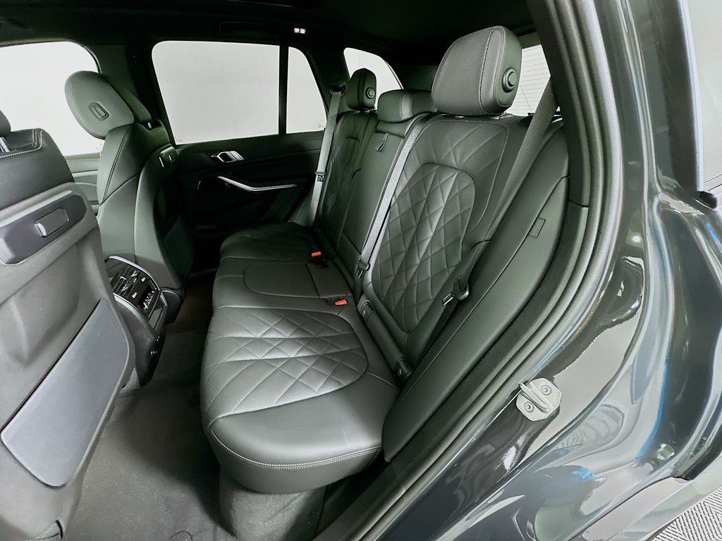 Thumbnail: 2026 BMW X5 - 25