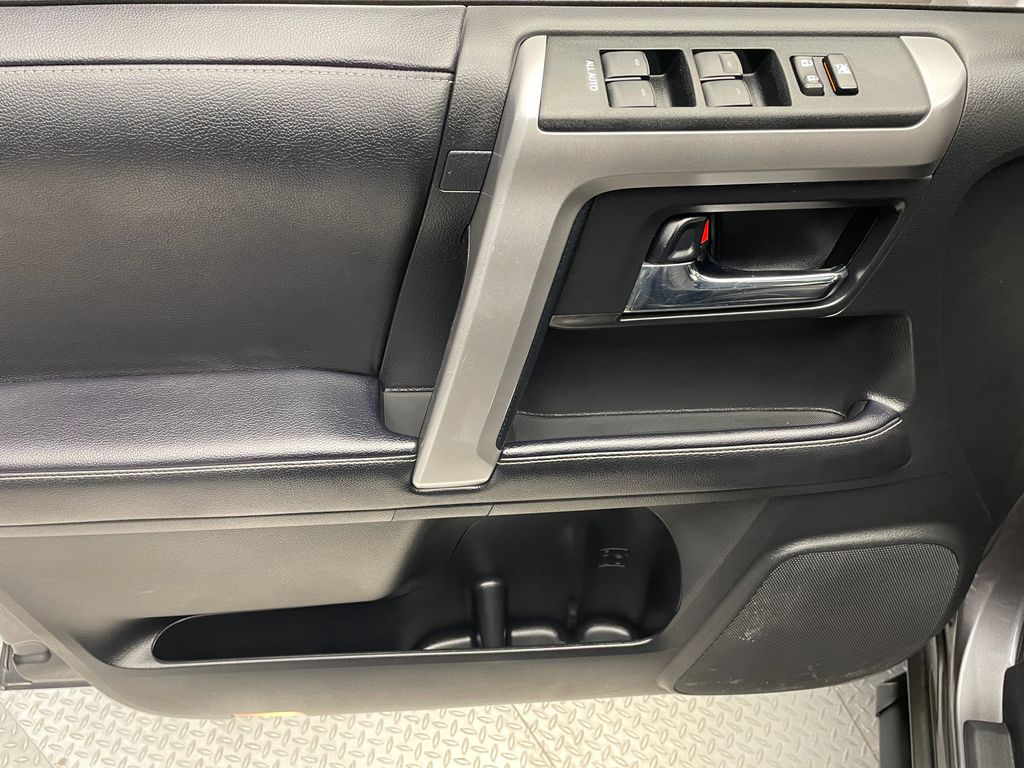 2022 Toyota 4Runner SR5 9
