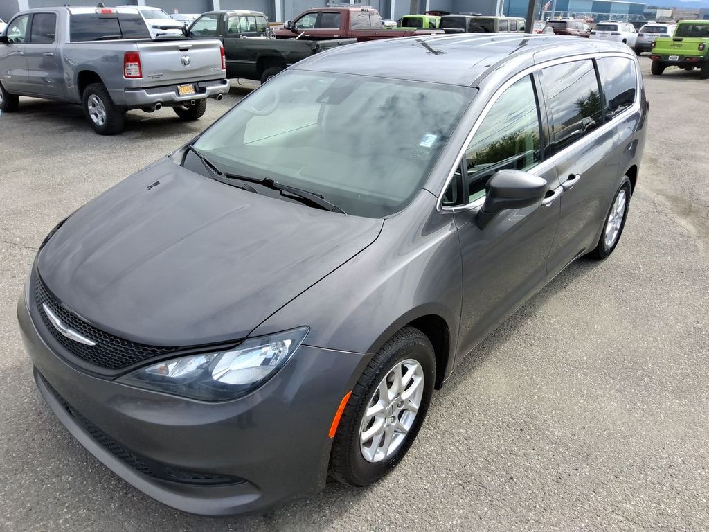 2023 Chrysler Voyager LX
