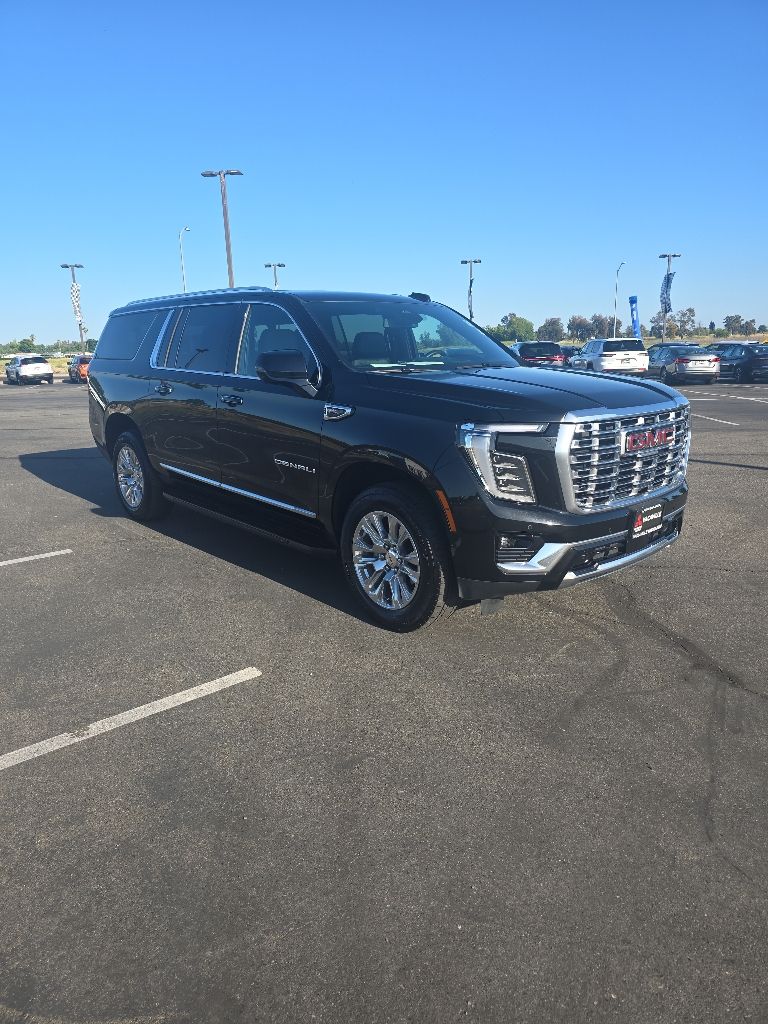 2025 GMC Yukon Denali AWD's photo