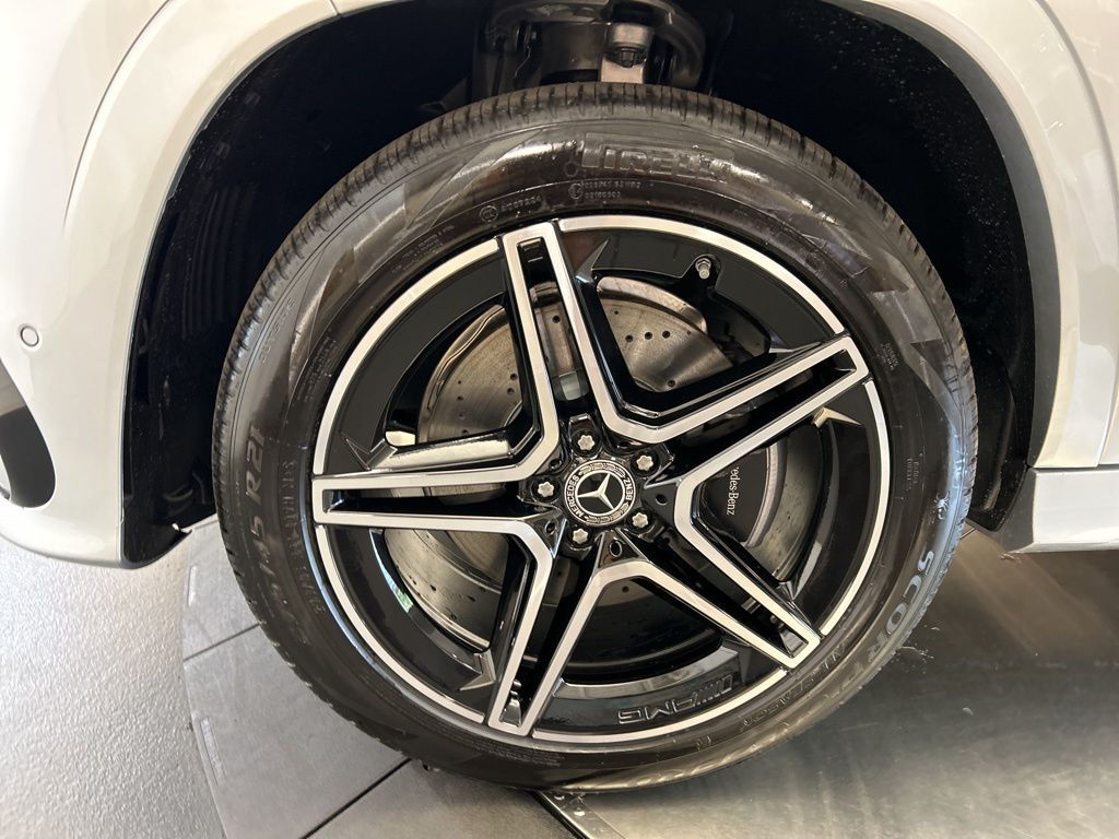 Thumbnail: 2026 Mercedes-Benz GLS - 10