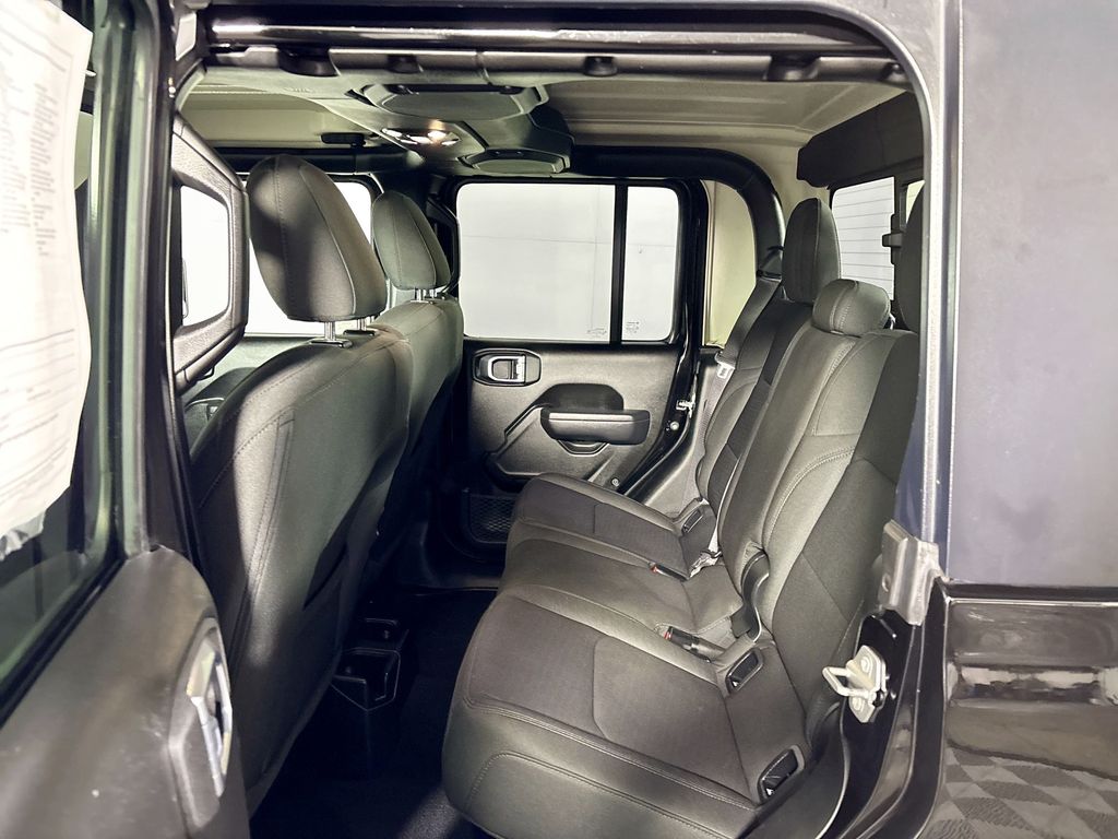 2022 Jeep Gladiator Sport