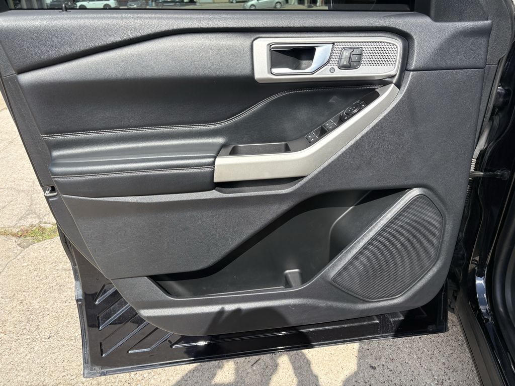 2022 Ford Explorer Limited - 9