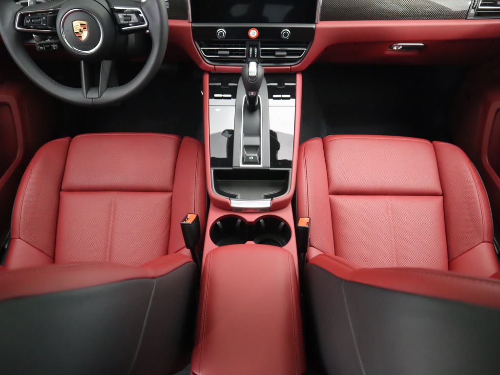 Thumbnail: 2025 Porsche Macan - 20