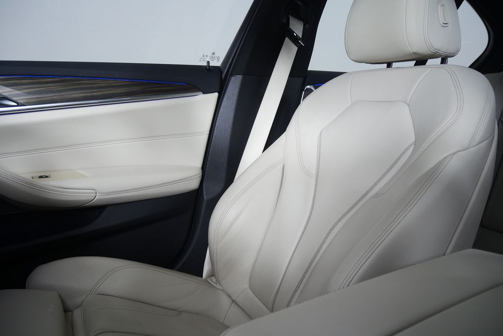 Thumbnail: 2023 BMW 5 Series - 30